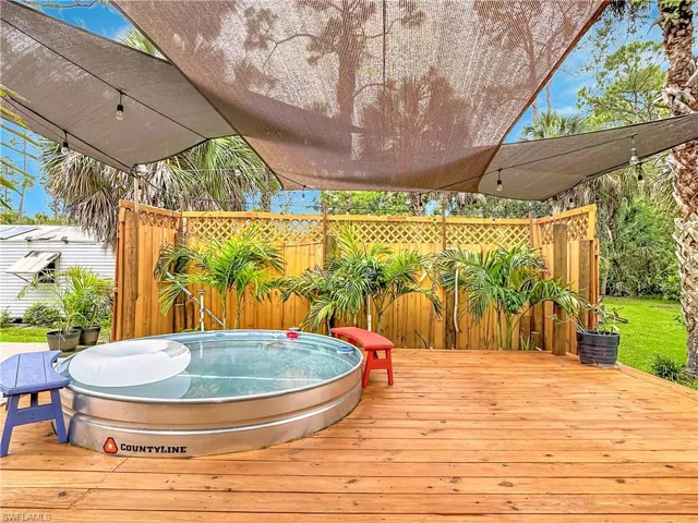 361 39th Ave Ne, Naples, Florida 34120