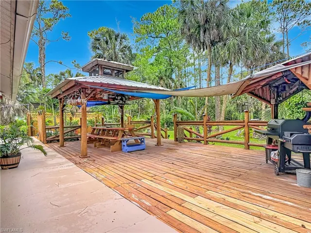 361 39th Ave Ne, Naples, Florida 34120