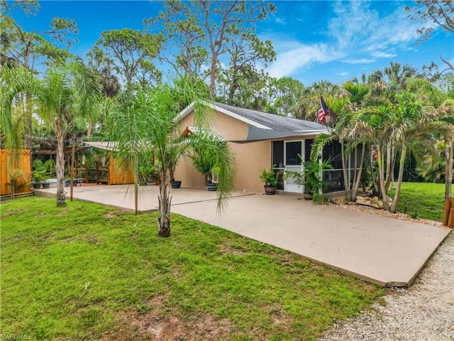 361 39th Ave Ne, Naples, Florida 34120