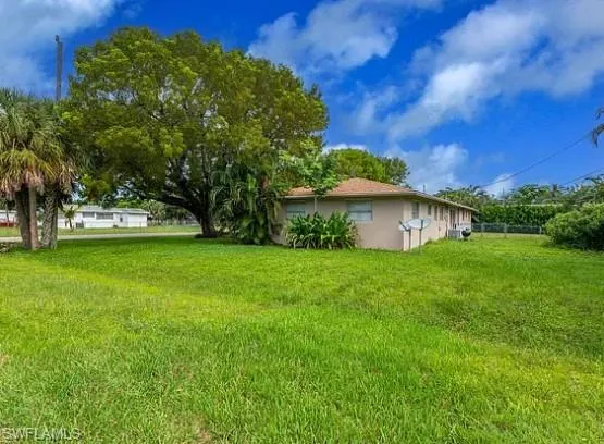 4004  12th N ST, Naples, FL 34103