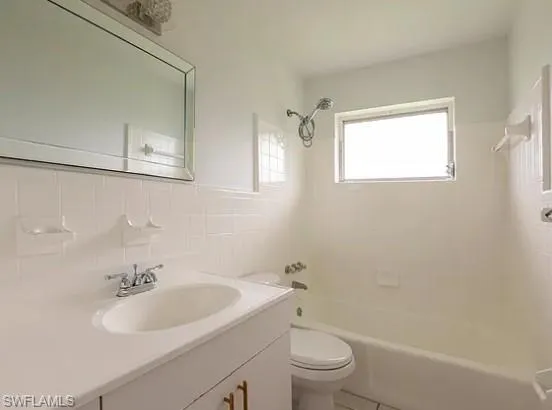 4004  12th N ST, Naples, FL 34103