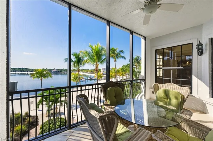 Balcony off living area with view of Blue Water Beach Grill