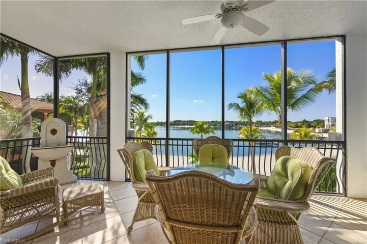 Balcony off living area