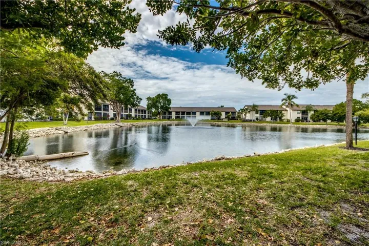 9261 Central Park Dr 106, Fort Myers, Florida 33919