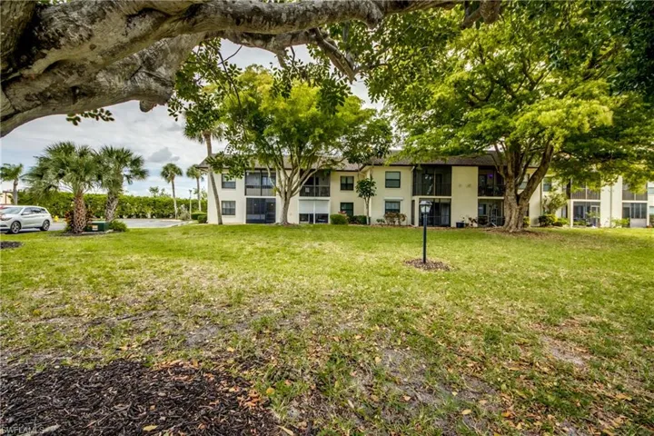 9261 Central Park Dr 106, Fort Myers, Florida 33919