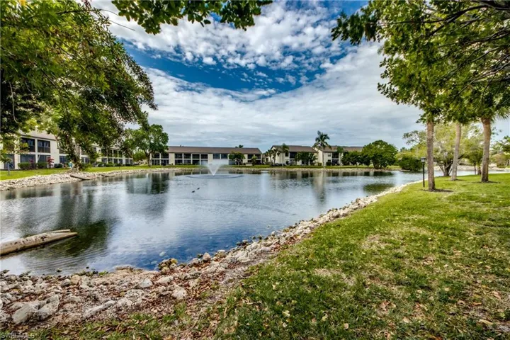 9261 Central Park Dr 106, Fort Myers, Florida 33919