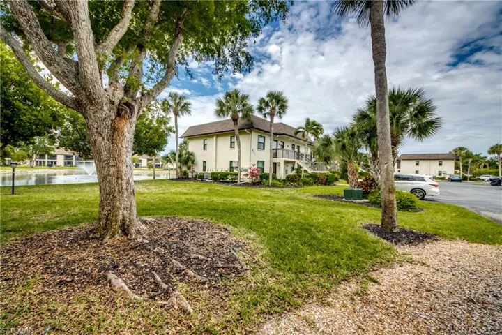 9261 Central Park Dr 106, Fort Myers, Florida 33919