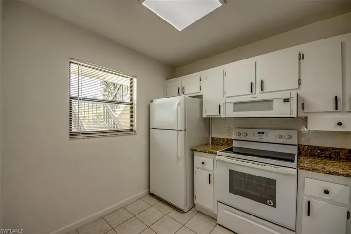 9261 Central Park Dr 106, Fort Myers, Florida 33919