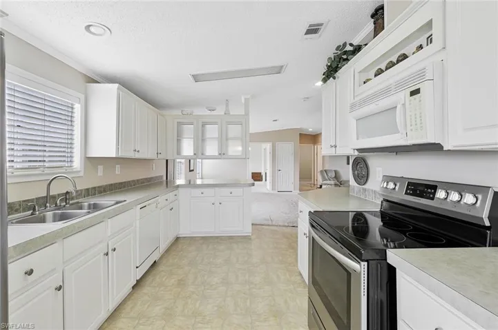 5318 Fiddleleaf Dr, Fort Myers, Florida 33905