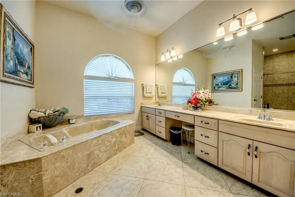 3812 27th CT, Cape Coral, FL 33914,224089731