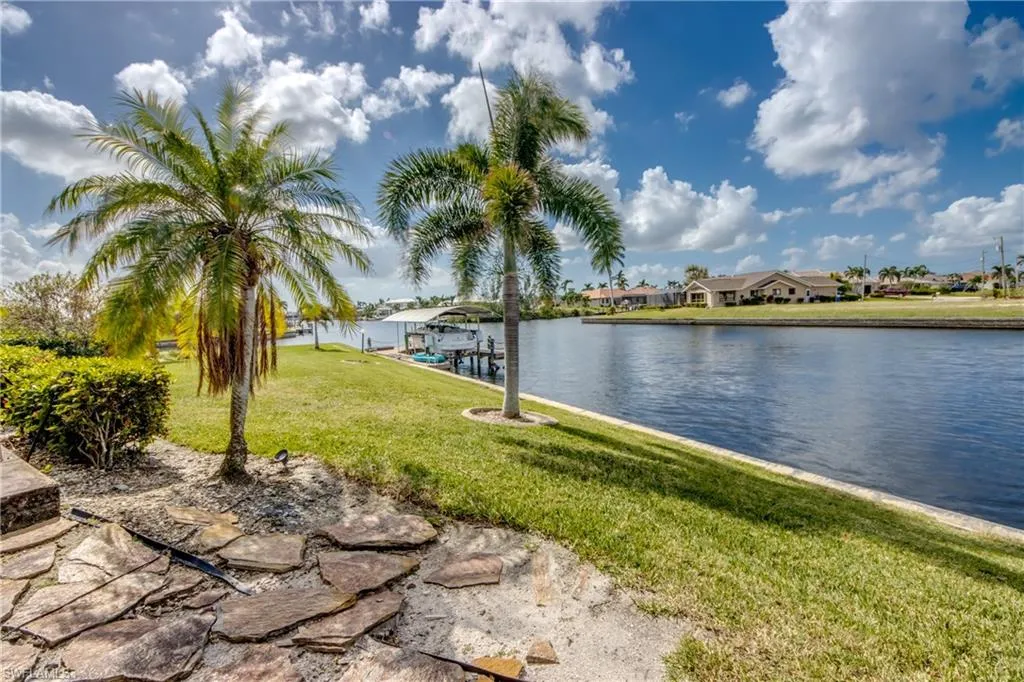 3812 27th CT, Cape Coral, FL 33914,224089731