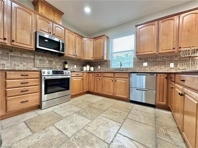 1025  Michigan  AVE, NAPLES, FL 34103