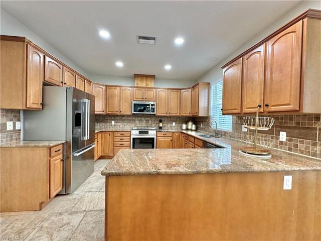 1025  Michigan  AVE, NAPLES, FL 34103