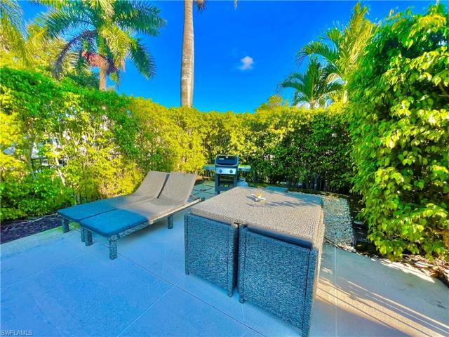 1025  Michigan  AVE, NAPLES, FL 34103