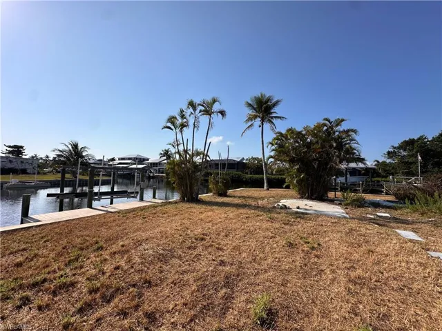 Lots of room to build your dream home and add a pool.  Looking SE