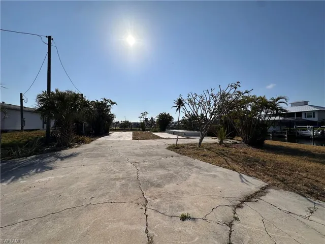 The driveway and previous pads where the home was.