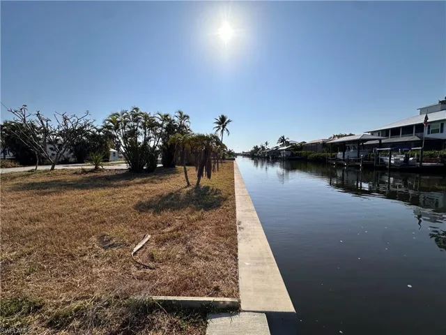Looking east down the canal.