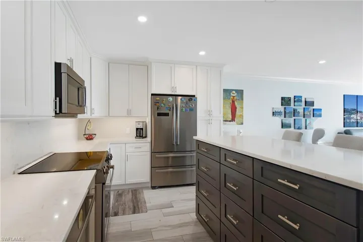 60 Pelican St W 505, Naples, Florida 34113