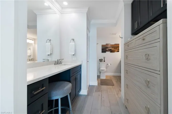 60 Pelican St W 505, Naples, Florida 34113