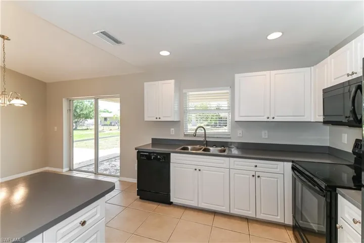 162 Se 18th St, Cape Coral, Florida 33990