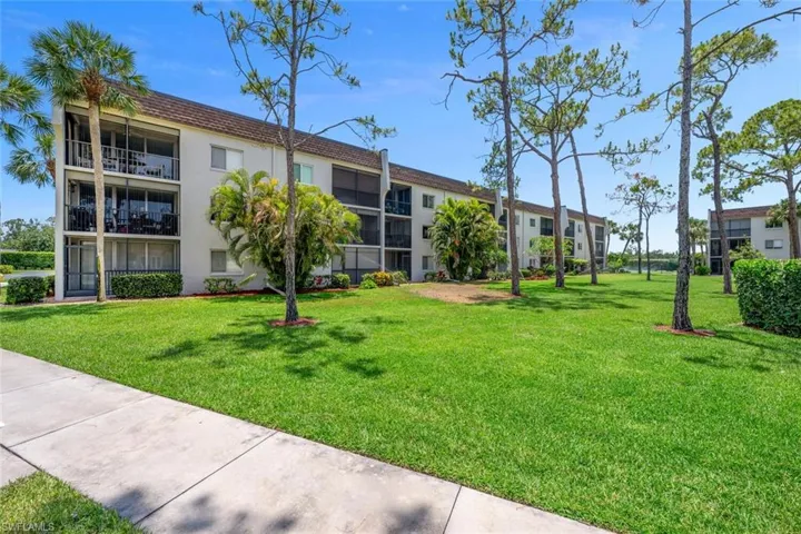 25804 Cockleshell Dr 216, Bonita Springs, Florida 34135