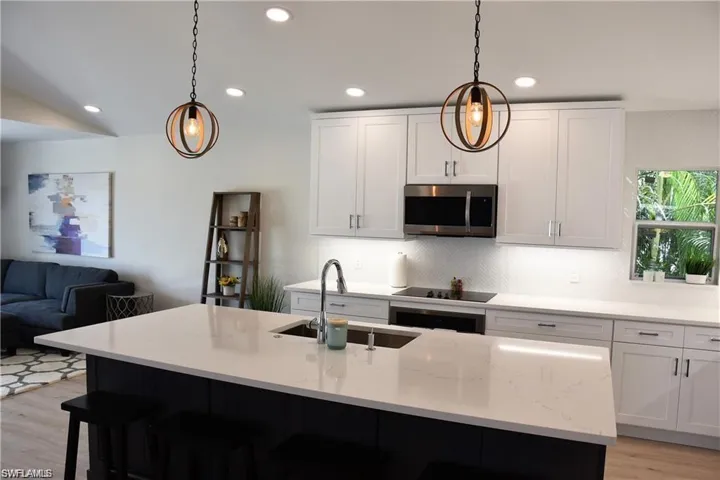 803  104th N AVE, Naples, FL 34108