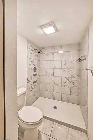 MASTER / PRIMARY SUITE SHOWER