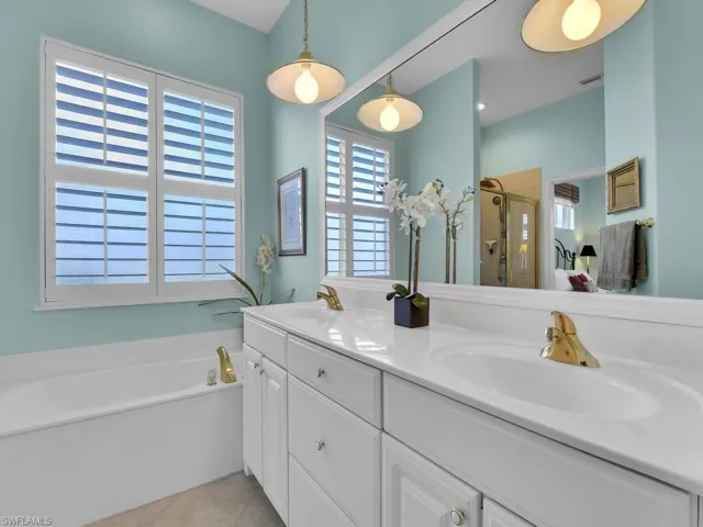 Master Suite Bath