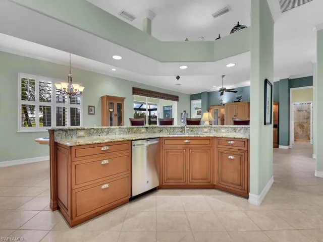 Kitchen w/ Designer Cabinetry