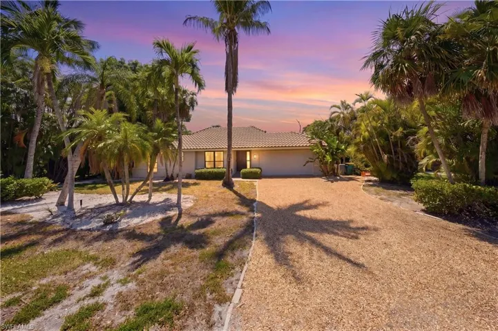 1323 Par View Dr, Sanibel, Florida 33957