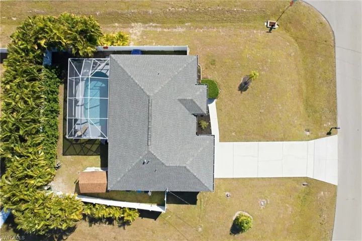 Aerial view of property and surrounding area