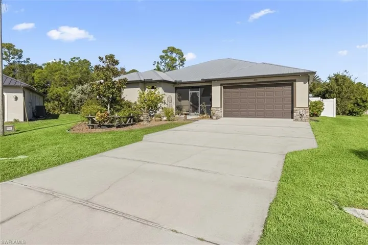 6711 Matt Pledger Ct, North Fort Myers, Florida 33917