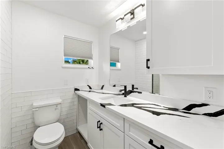 838-840 Rabbit Rd, Sanibel Fl 33957