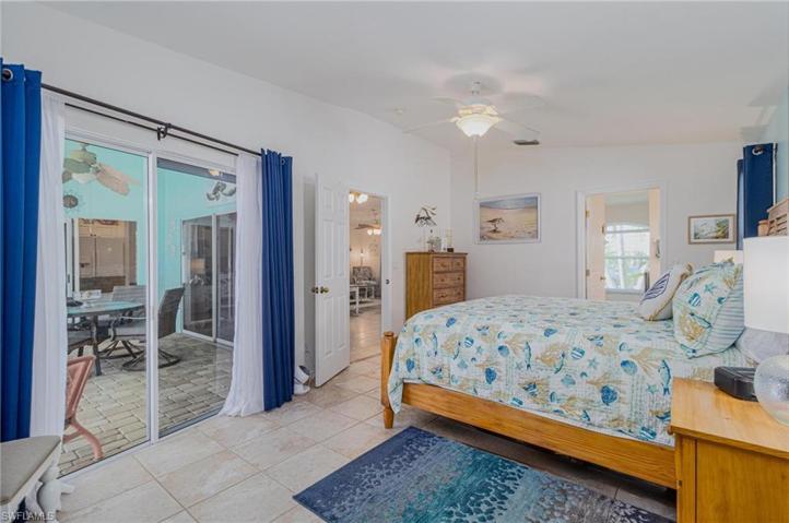 Sliding glass doors to lanai