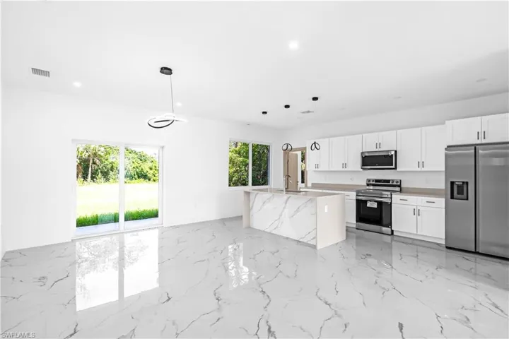 718 Robert Ave, Lehigh Acres, Florida 33936