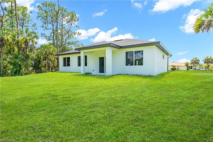 718 Robert Ave, Lehigh Acres, Florida 33936