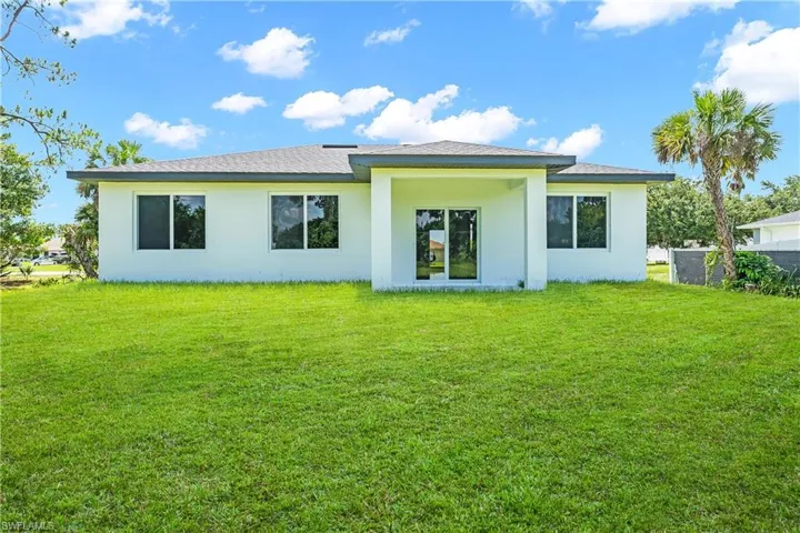 718 Robert Ave, Lehigh Acres, Florida 33936