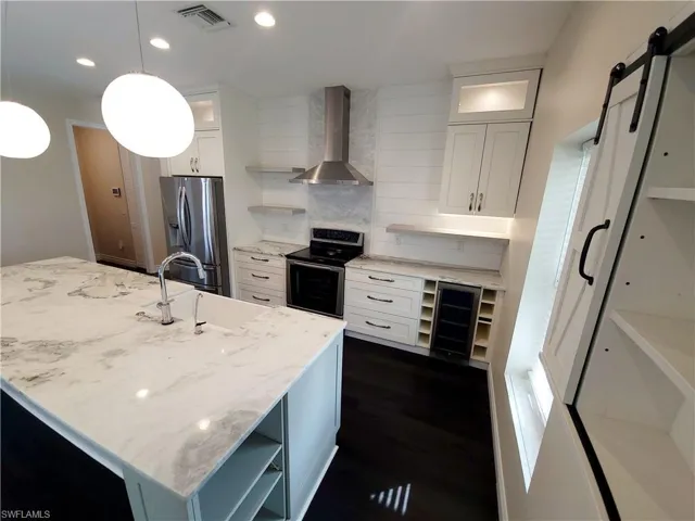 612  Kingsbury E ST, Lehigh Acres, FL 33974