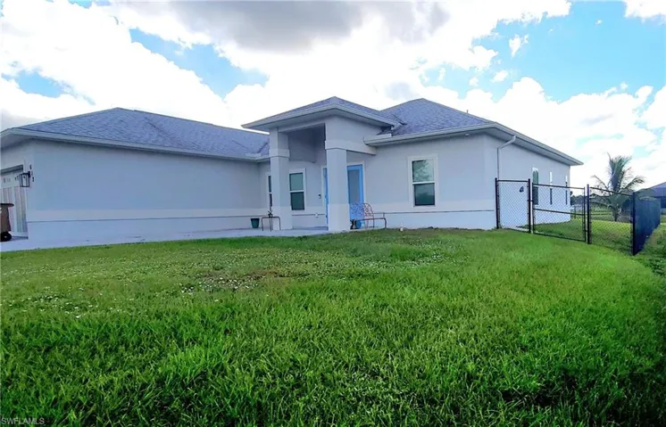 612  Kingsbury E ST, Lehigh Acres, FL 33974