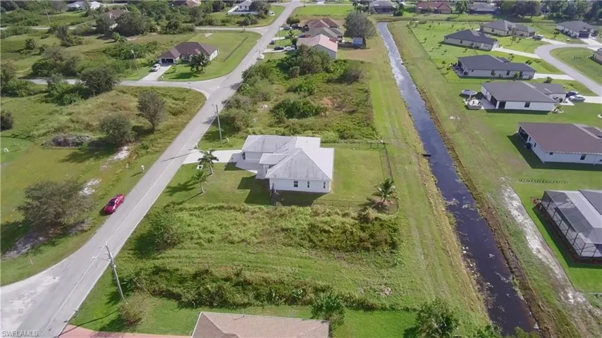 612  Kingsbury E ST, Lehigh Acres, FL 33974