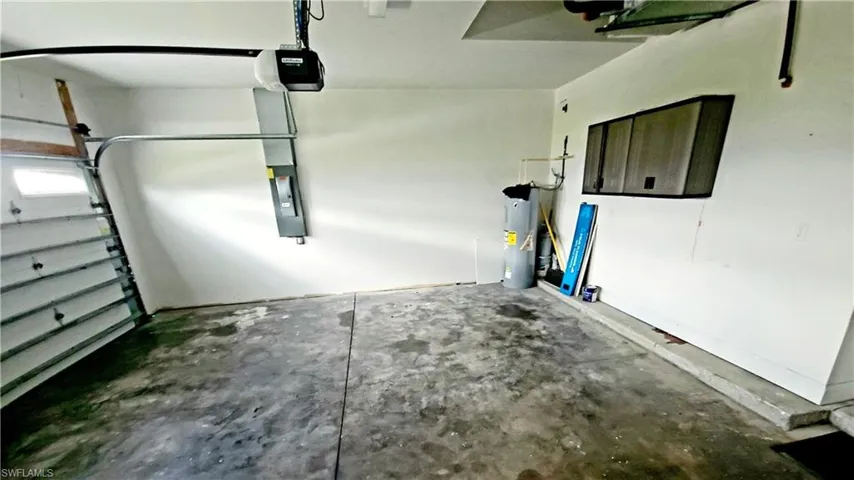 612  Kingsbury E ST, Lehigh Acres, FL 33974