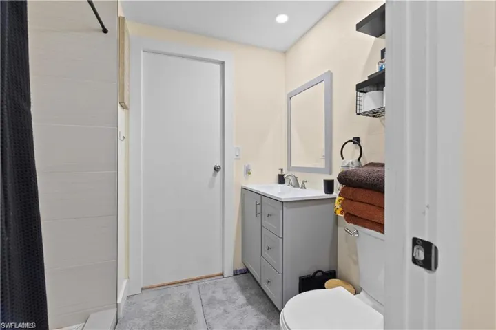 23  Derhenson  DR, Naples, FL 34114