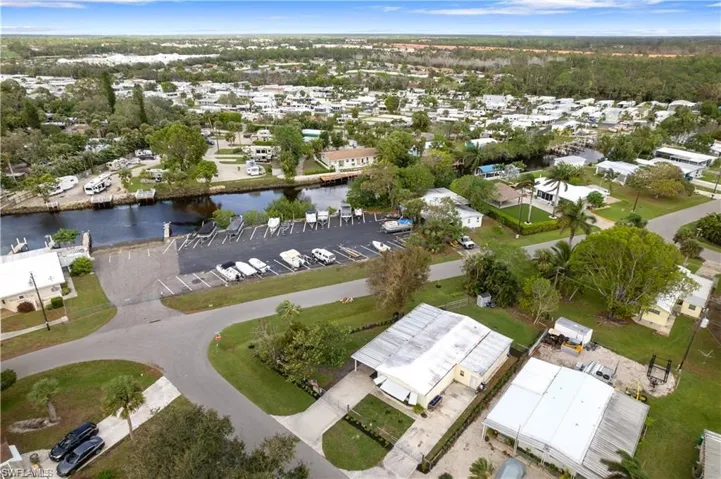 23  Derhenson  DR, Naples, FL 34114