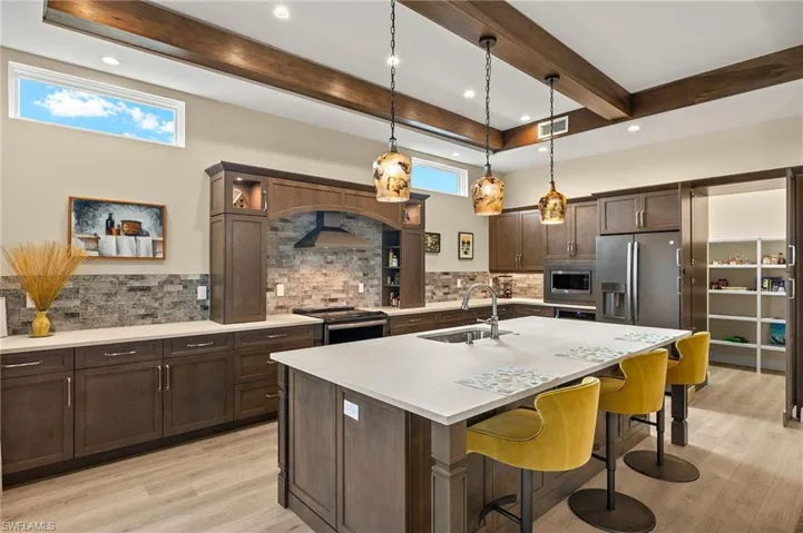 Kitchen/Walk-in Pantry
