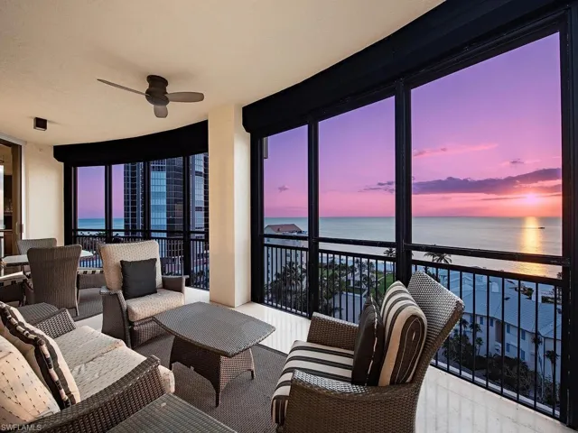 81  Seagate  DR, Naples, FL 34103