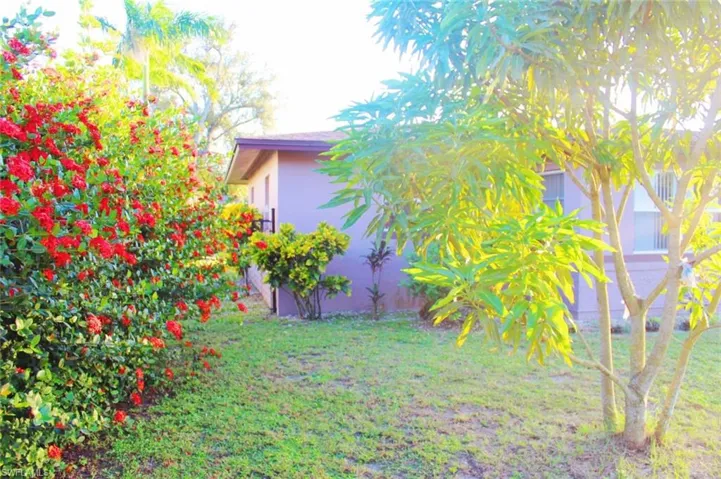 10  Broadway  CIR, Fort Myers, FL 33901