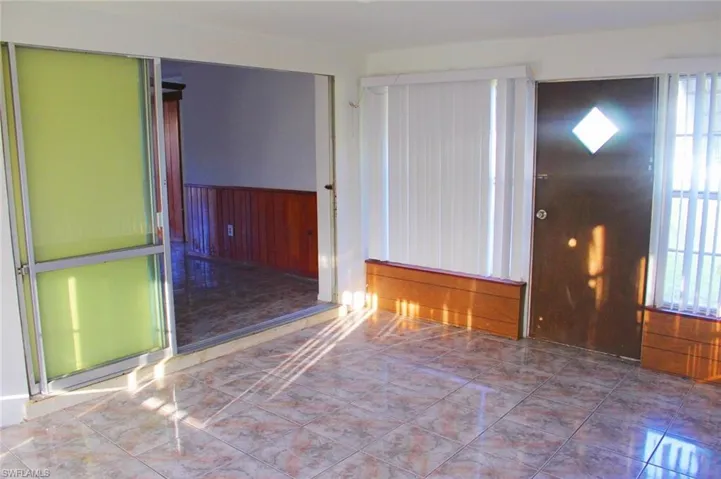 10  Broadway  CIR, Fort Myers, FL 33901