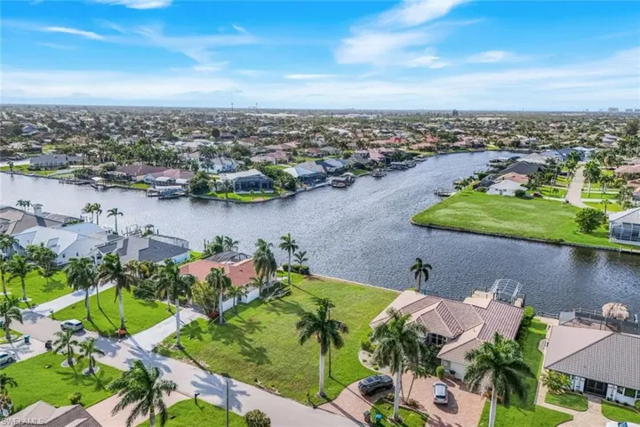 2834 Sw 30th St, Cape Coral, Florida 33914