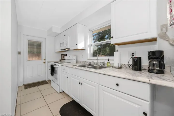 Unit B - Kitchen