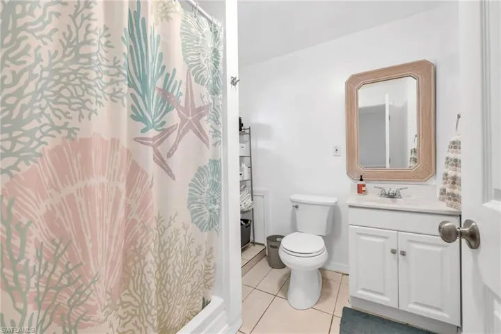 Unit B - Bathroom